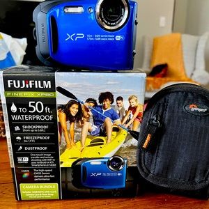 Fujifilm Finepix XP80 camera with all accessories.